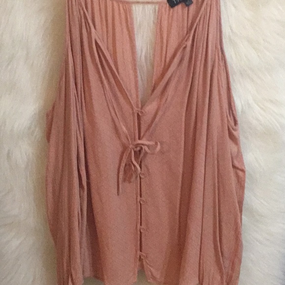 Timing - Pale Pink Cold Shoulder with Buttons S - Picture 2 of 7
